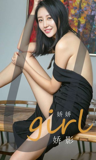 黑猩猩吃完饭主动到水池里洗盘子
