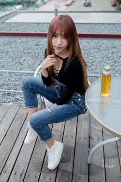 黄色小